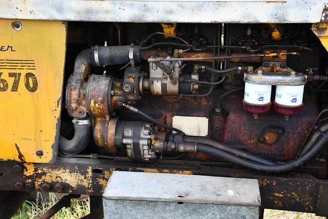Image of Minneapolis-Moline M670 equipment image 4