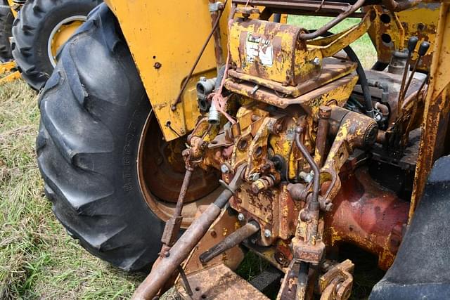 Image of Minneapolis-Moline M670 equipment image 3