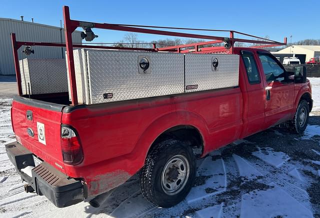 Image of Ford F-250 equipment image 4