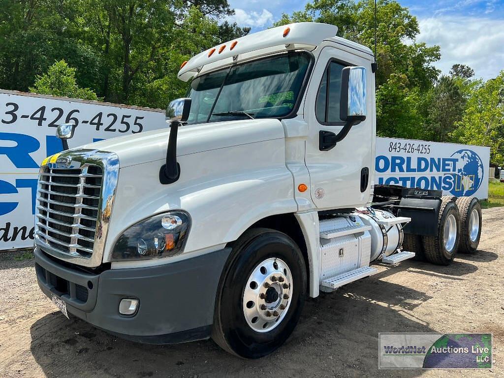 Main image Freightliner Cascadia 125 1