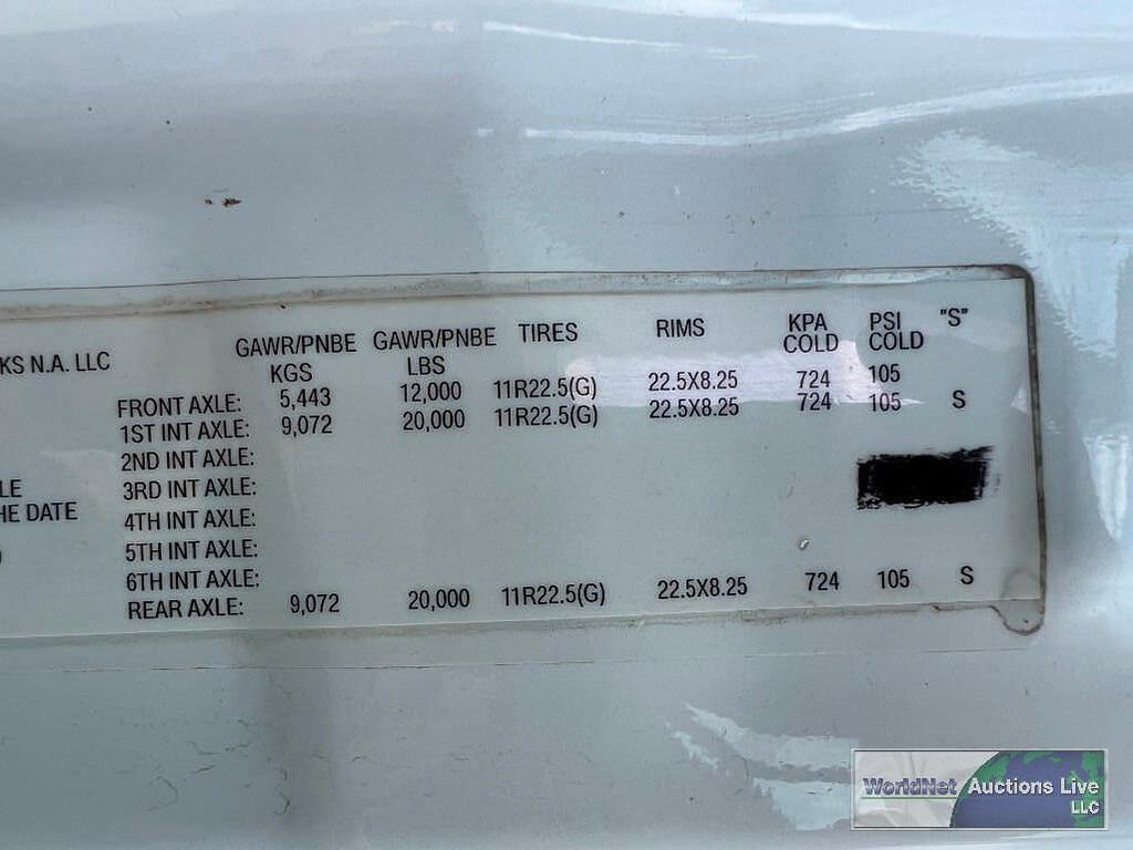 Main image Freightliner Cascadia 125 38