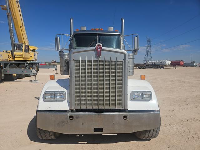 Image of Kenworth W900 equipment image 1