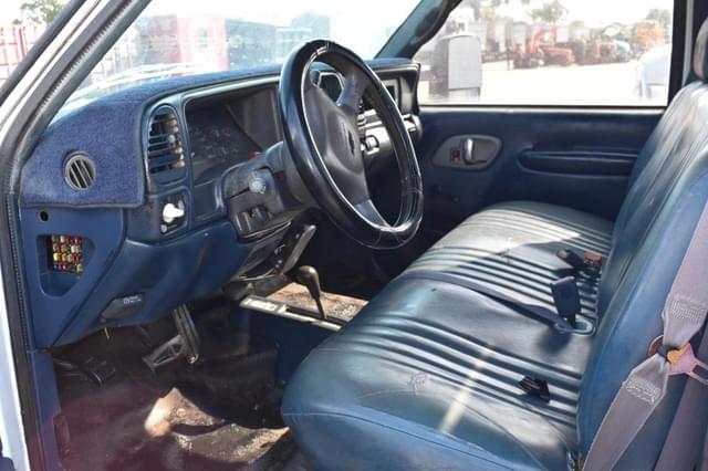 Image of Chevrolet 3500 equipment image 4