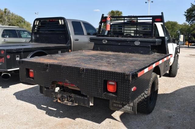 Image of Chevrolet 3500 equipment image 2