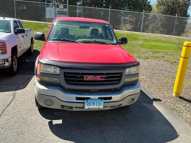 Image of GMC 2500HD equipment image 1