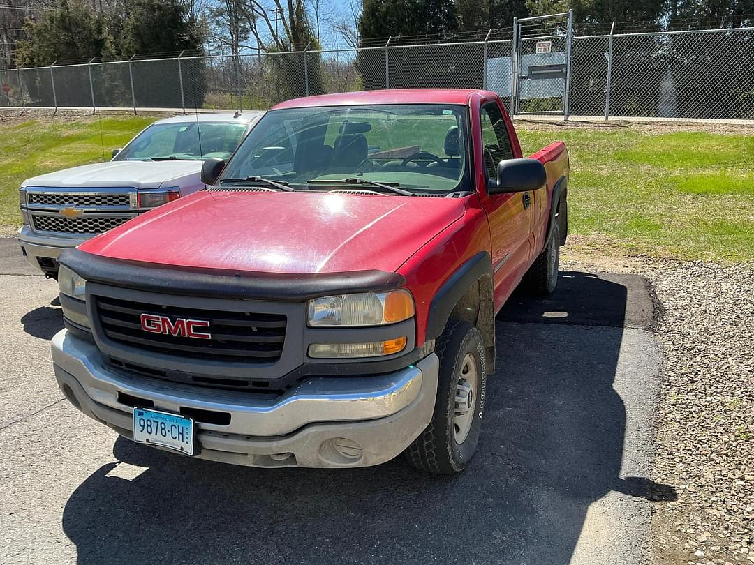 Image of GMC 2500HD Primary image