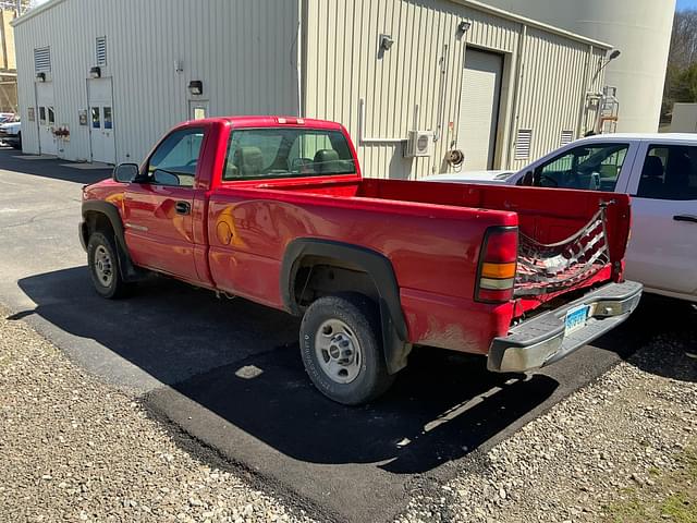 Image of GMC 2500HD equipment image 4