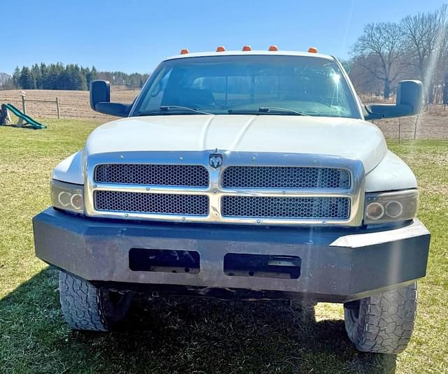Image of Dodge Ram 3500 equipment image 2