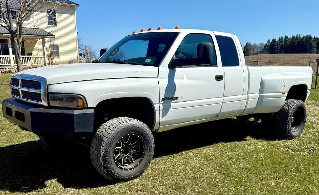 Image of Dodge Ram 3500 Primary image