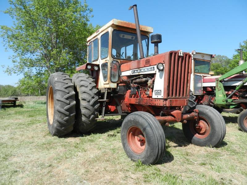 Image of Farmall 806 Primary image