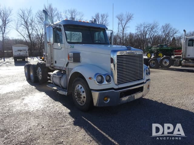 Image of Freightliner Coronado equipment image 3