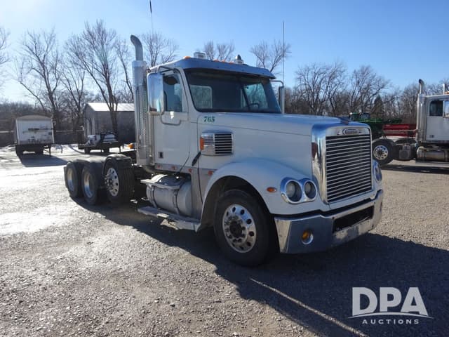 Image of Freightliner Coronado equipment image 2