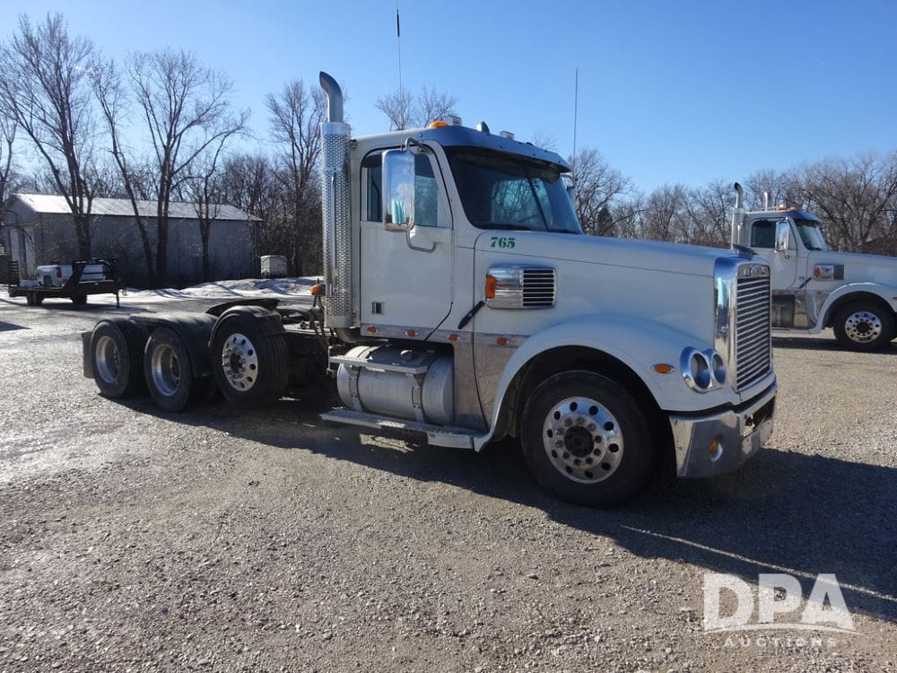 2018 Freightliner Coronado Equipment Image0