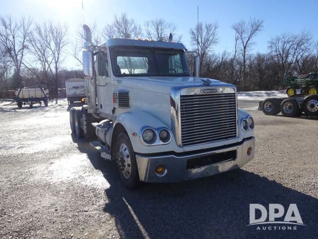 Image of Freightliner Coronado equipment image 4