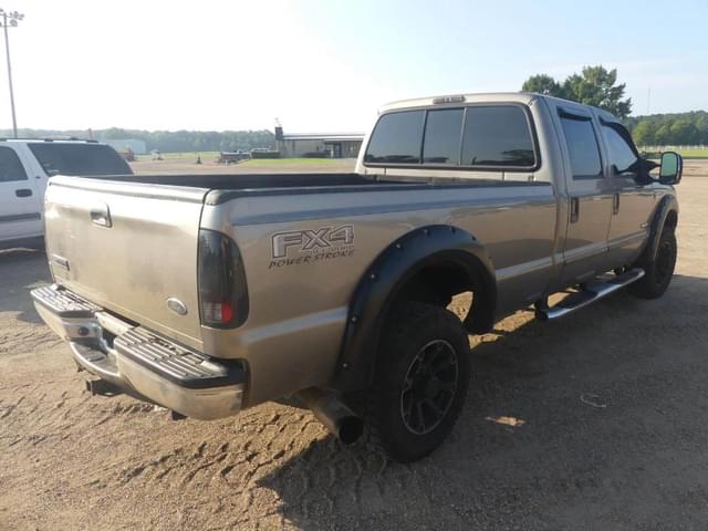 Image of Ford F-350 equipment image 2