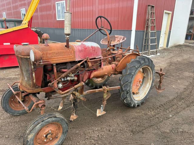 Image of Farmall Cub equipment image 2