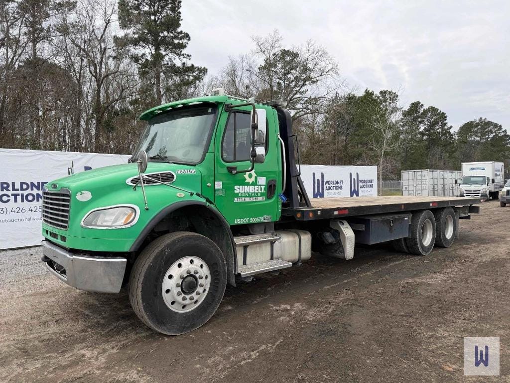 2016 Freightliner M2 106 Equipment Image0