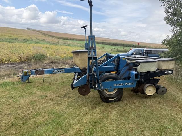 Image of Kinze DF equipment image 1