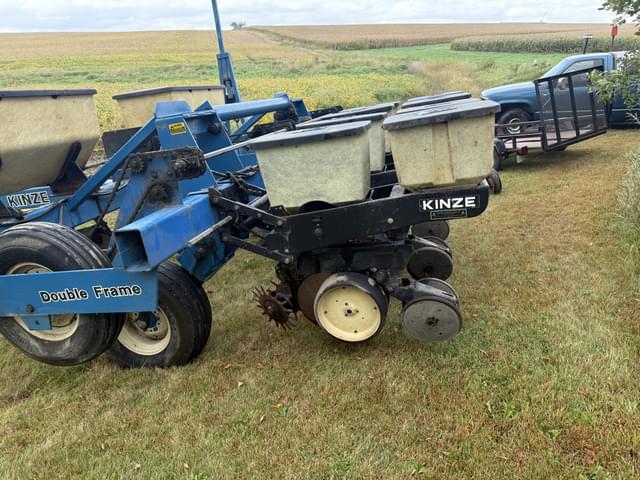 Image of Kinze DF equipment image 4