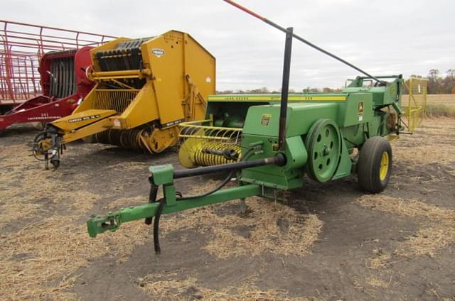 Image of John Deere 336 equipment image 1