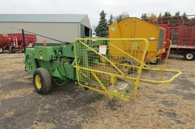 Image of John Deere 336 equipment image 4