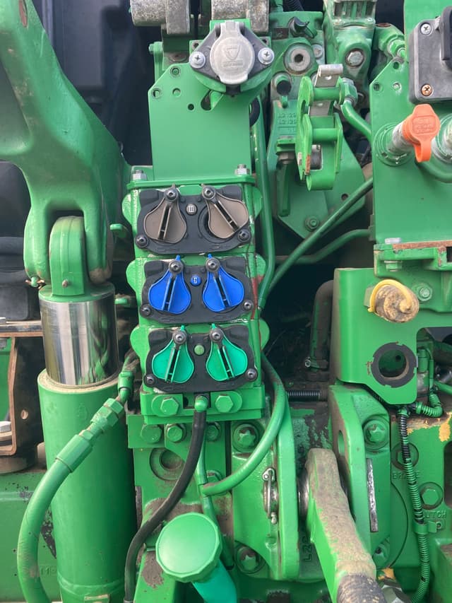 Image of John Deere 6155R equipment image 4