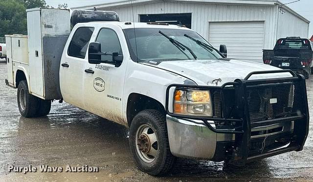 Image of Chevrolet 3500HD equipment image 2