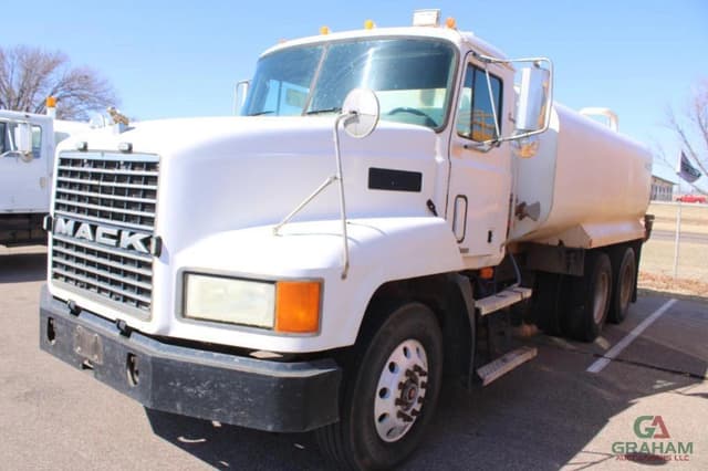 Image of Mack CH613 equipment image 1