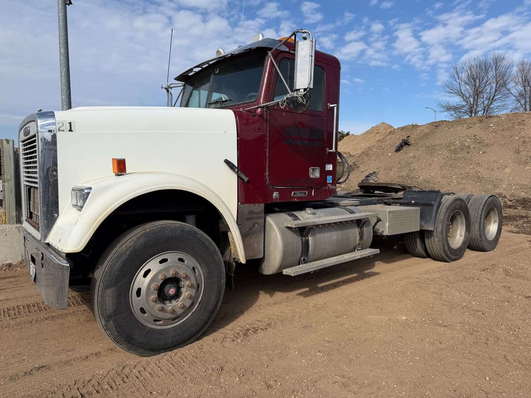 Image of Freightliner Classic Primary image