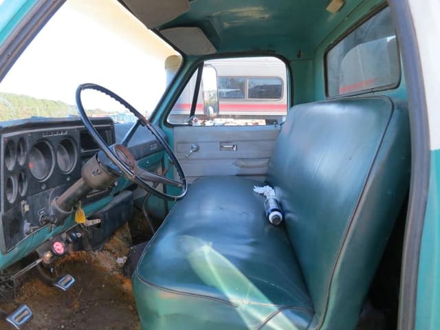 Image of Chevrolet C65 equipment image 2