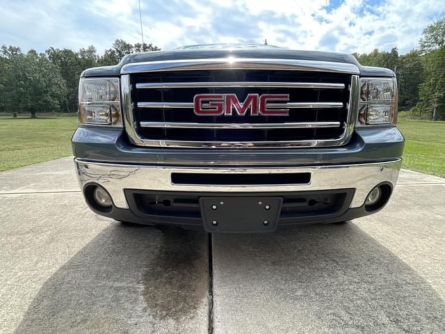 Image of GMC Sierra equipment image 2