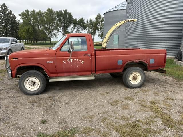 Image of Ford F-250 equipment image 1