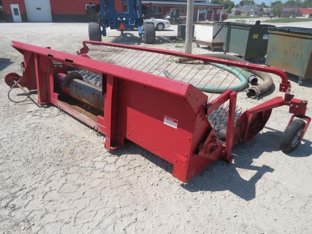 Image of International Harvester 810 equipment image 3