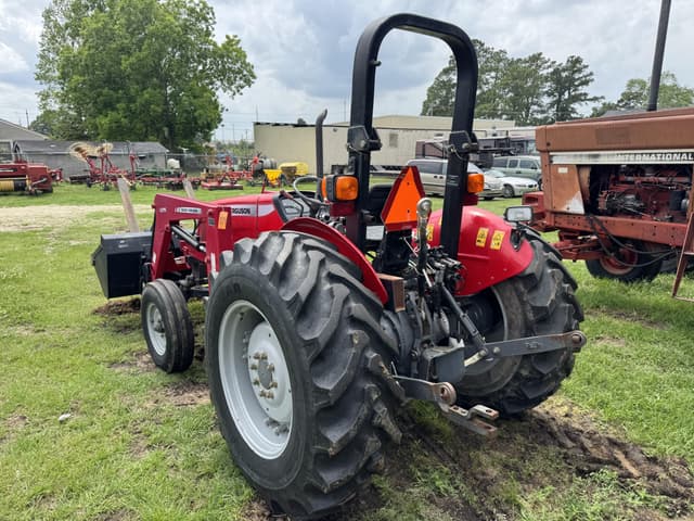 Image of Massey Ferguson 2635 equipment image 4
