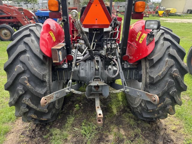 Image of Massey Ferguson 2635 equipment image 3