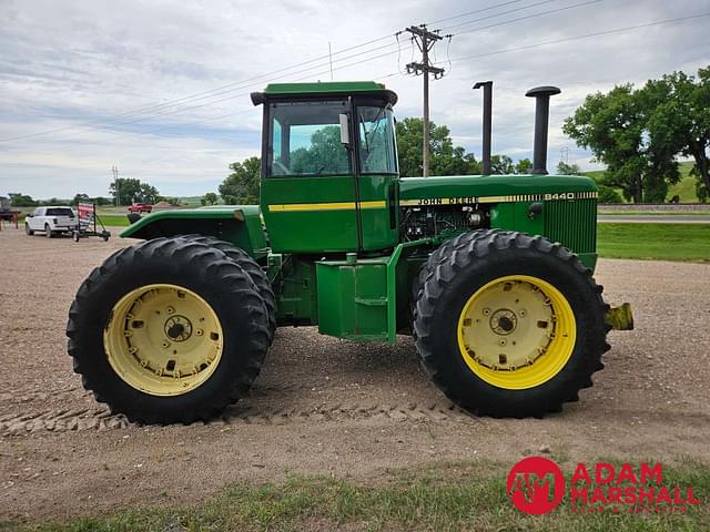 Image of John Deere 8440 equipment image 2