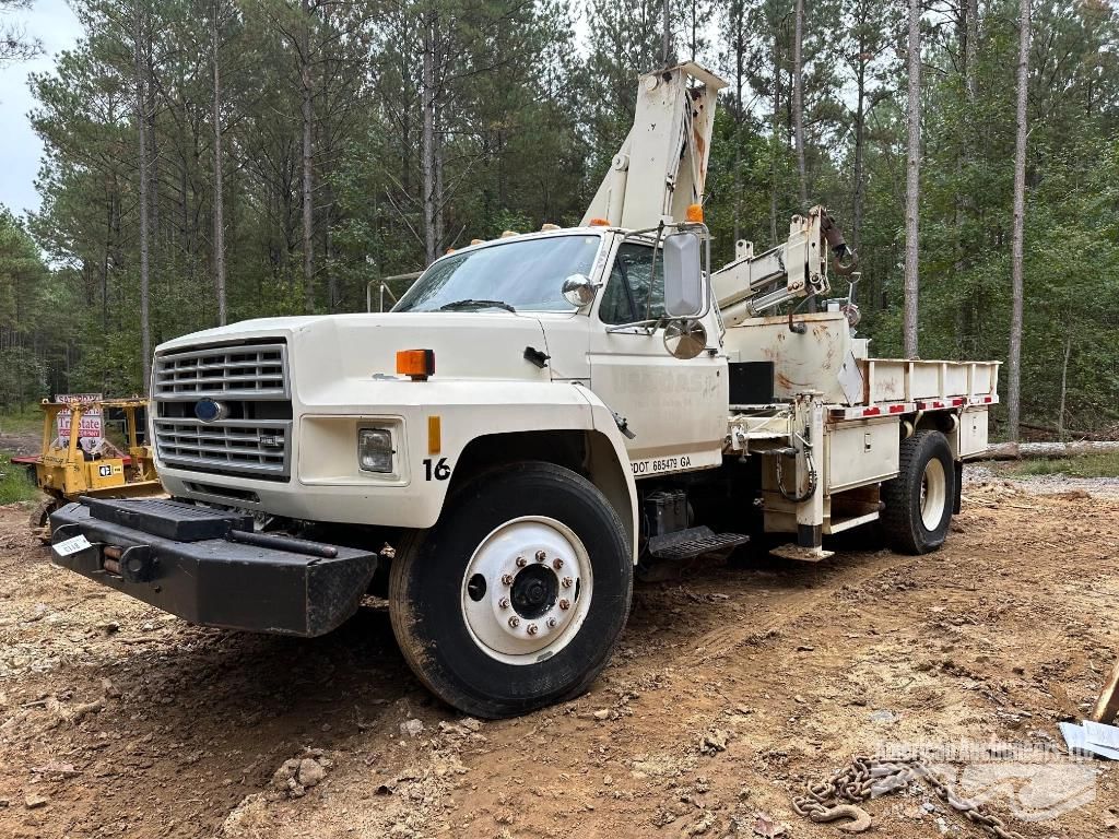 Ford F-800 Equipment Image0