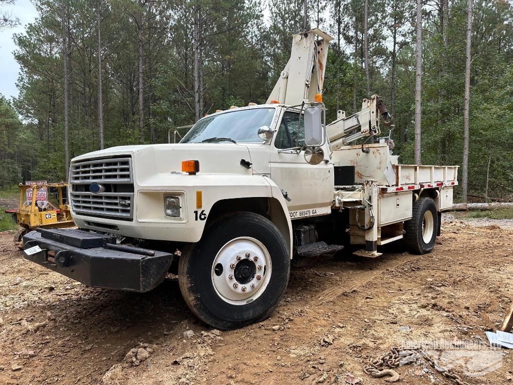 Image of Ford F-800 Primary image