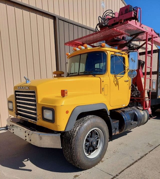 Image of Mack RD688 equipment image 3