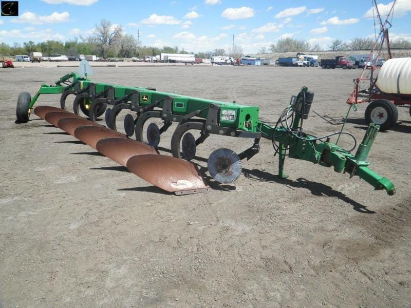 Main image John Deere 2810