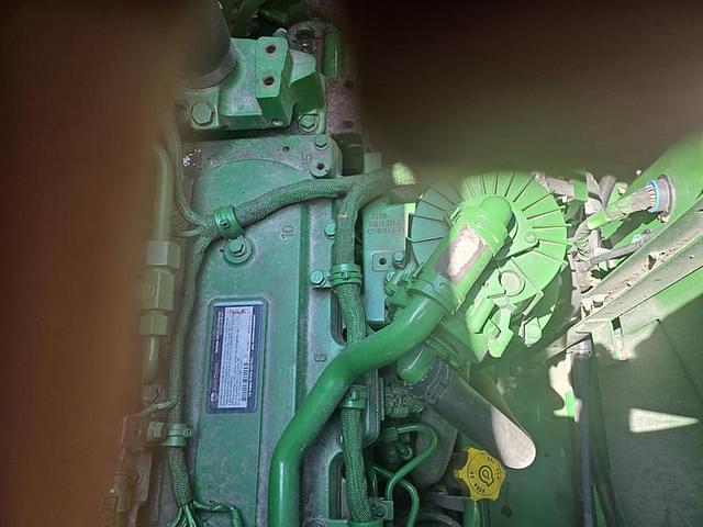 Image of John Deere S670 equipment image 4