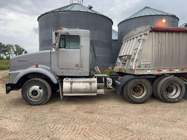 Image of Kenworth T800 equipment image 1