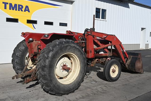 Image of International Harvester 584 equipment image 2