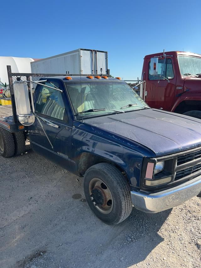 Image of Chevrolet 3500 equipment image 3
