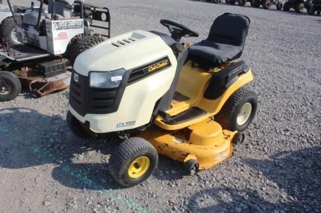 Main image Cub Cadet LTX1050
