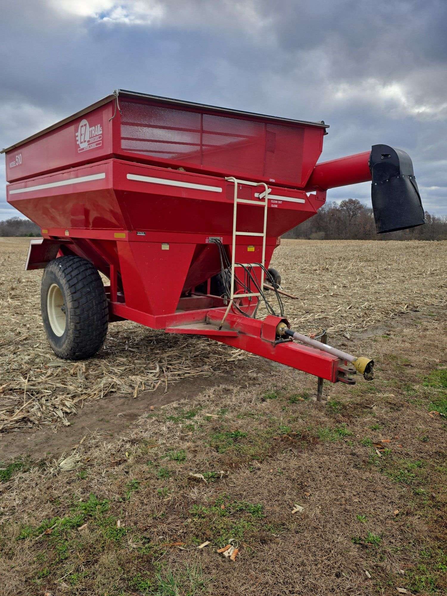 E-Z Trail 510 Equipment Image0