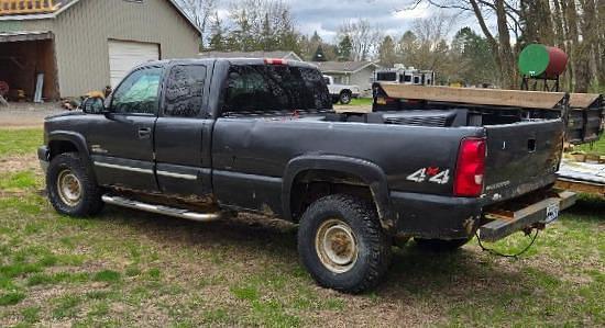 Image of Chevrolet 2500HD equipment image 1