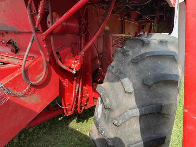 Image of International Harvester 1440 equipment image 3