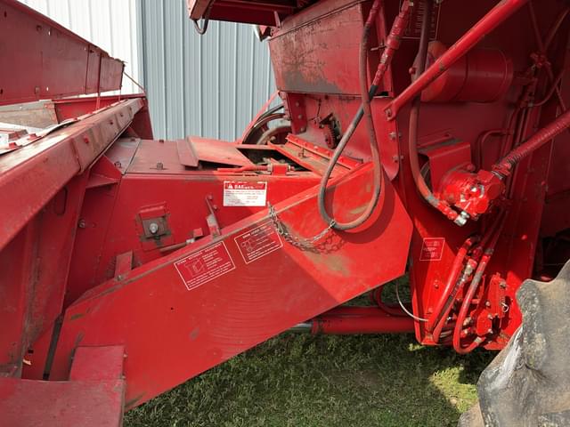 Image of International Harvester 1440 equipment image 2
