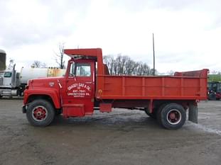 1982 Ford L8000 Equipment Image0
